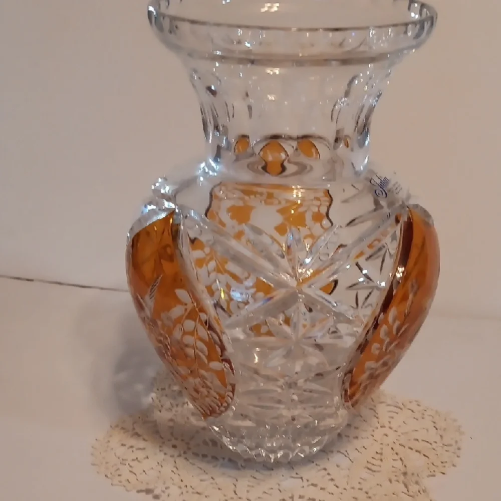 Julia Crystal Vase with Amber Accents